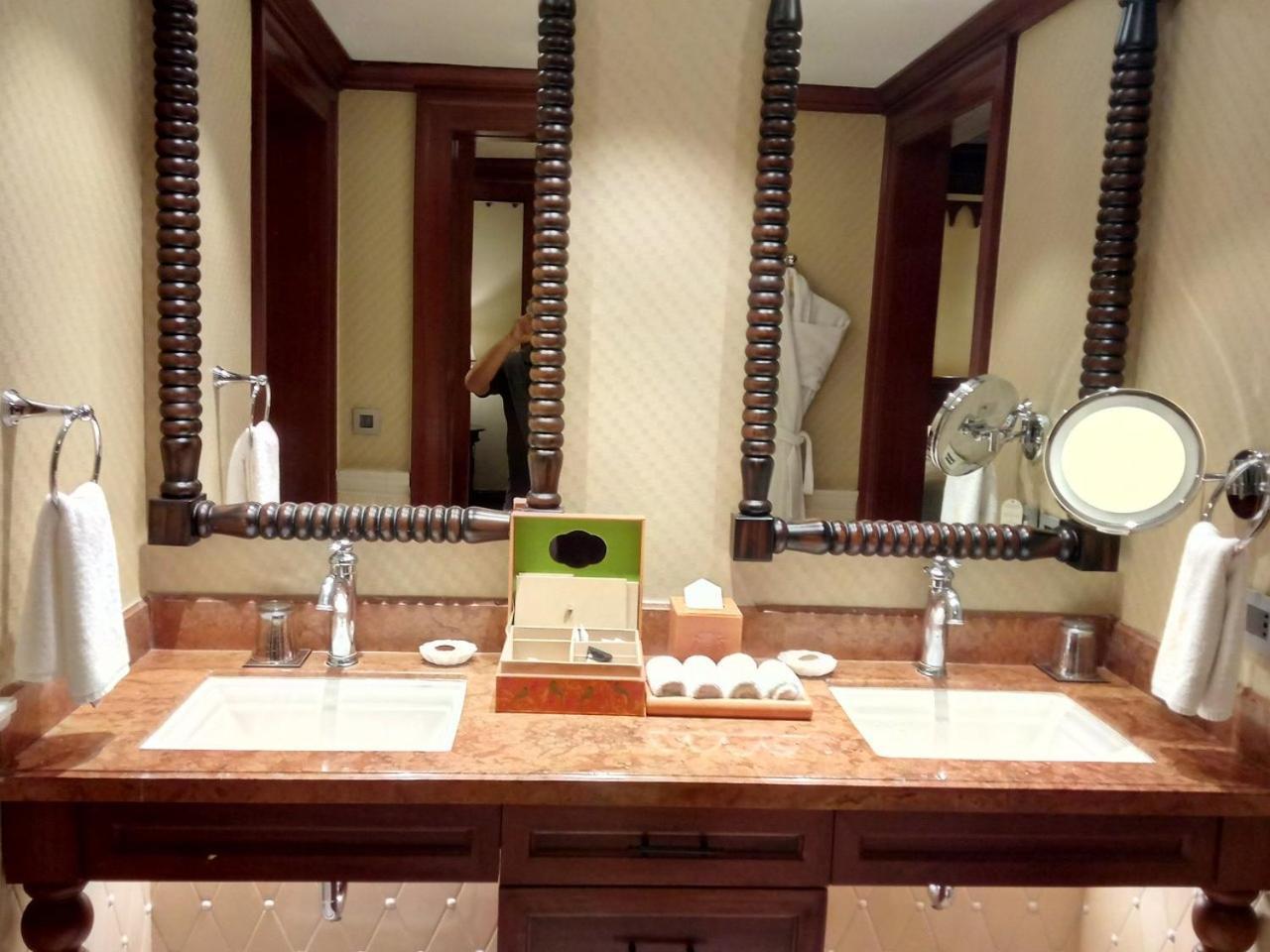 Itc Grand Bharat, A Luxury Collection Retreat, Gurgaon, New Delhi Capital Region Hotel Екстериор снимка